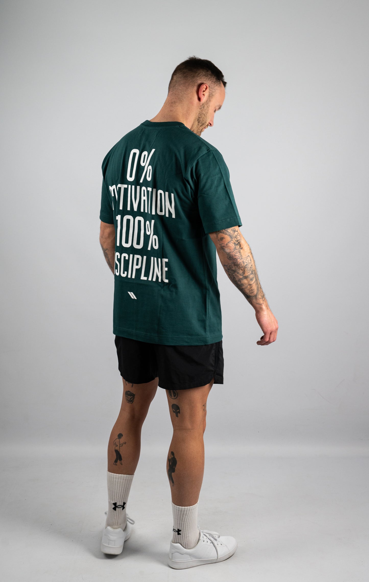0% MOTIVATION 100% DISCIPLINE OVERSIZE BOTTLE GREEN